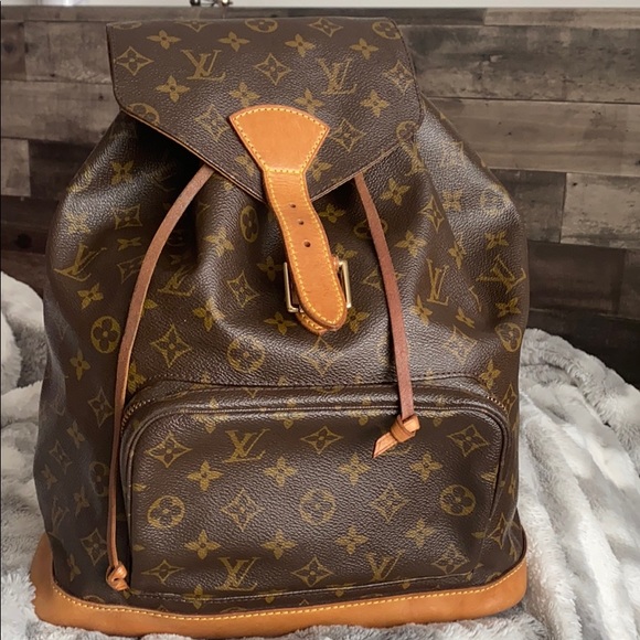 ⭐️SOLD⭐️Louis Vuitton Montsouris GM - Picture 2 of 16